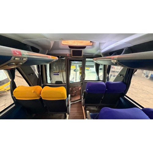 2 unid. G71050 M. Benz O500R wc e ar cond