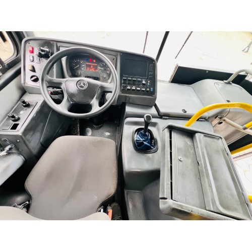 Caio Apache Vip M.Benz OF-1721 ar condicionado