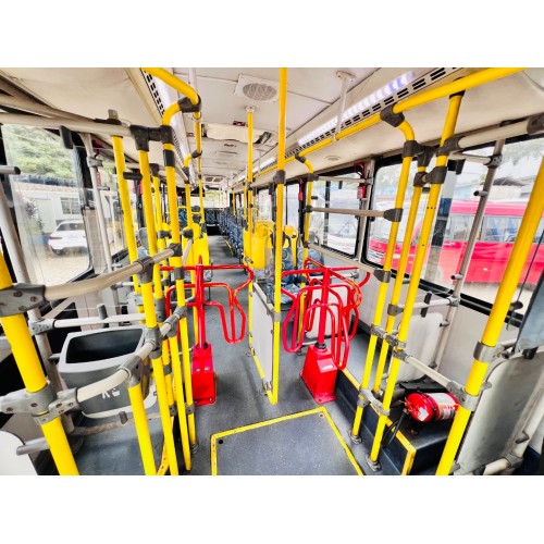 Caio Apache Vip M.Benz OF-1721 ar condicionado