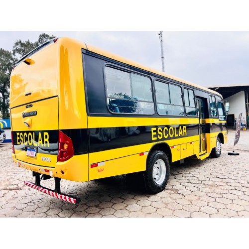 Caminho da Escola Marcopolo Iveco 
