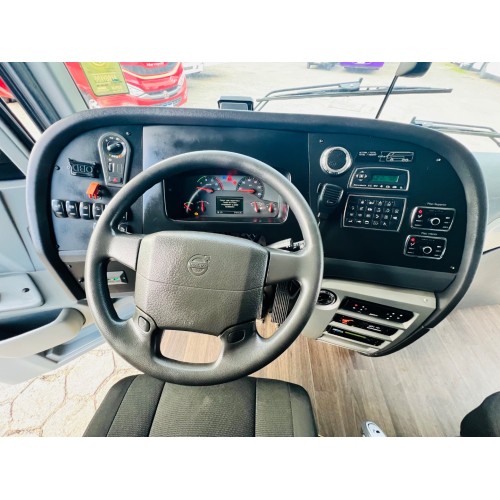 1 New G7 DD1800 Volvo B420R 6x2 LEITO